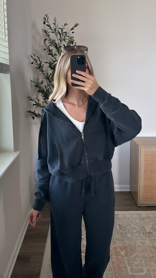 Maddie Zip-Up Jacket / Navy