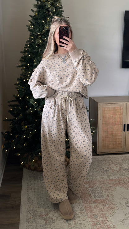 Floral Dreams Pullover / Beige