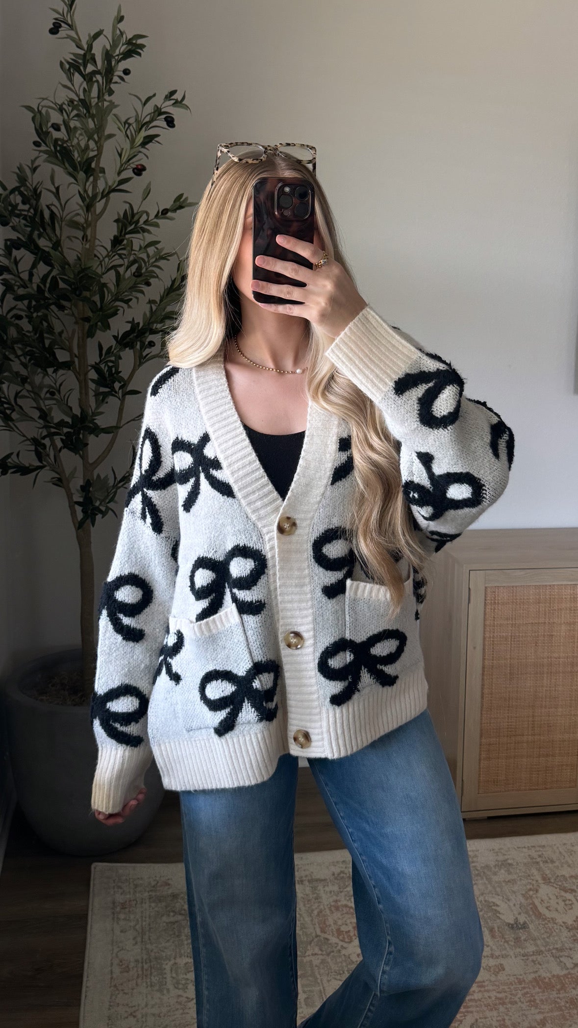 Bow Cardigan / Black + Cream