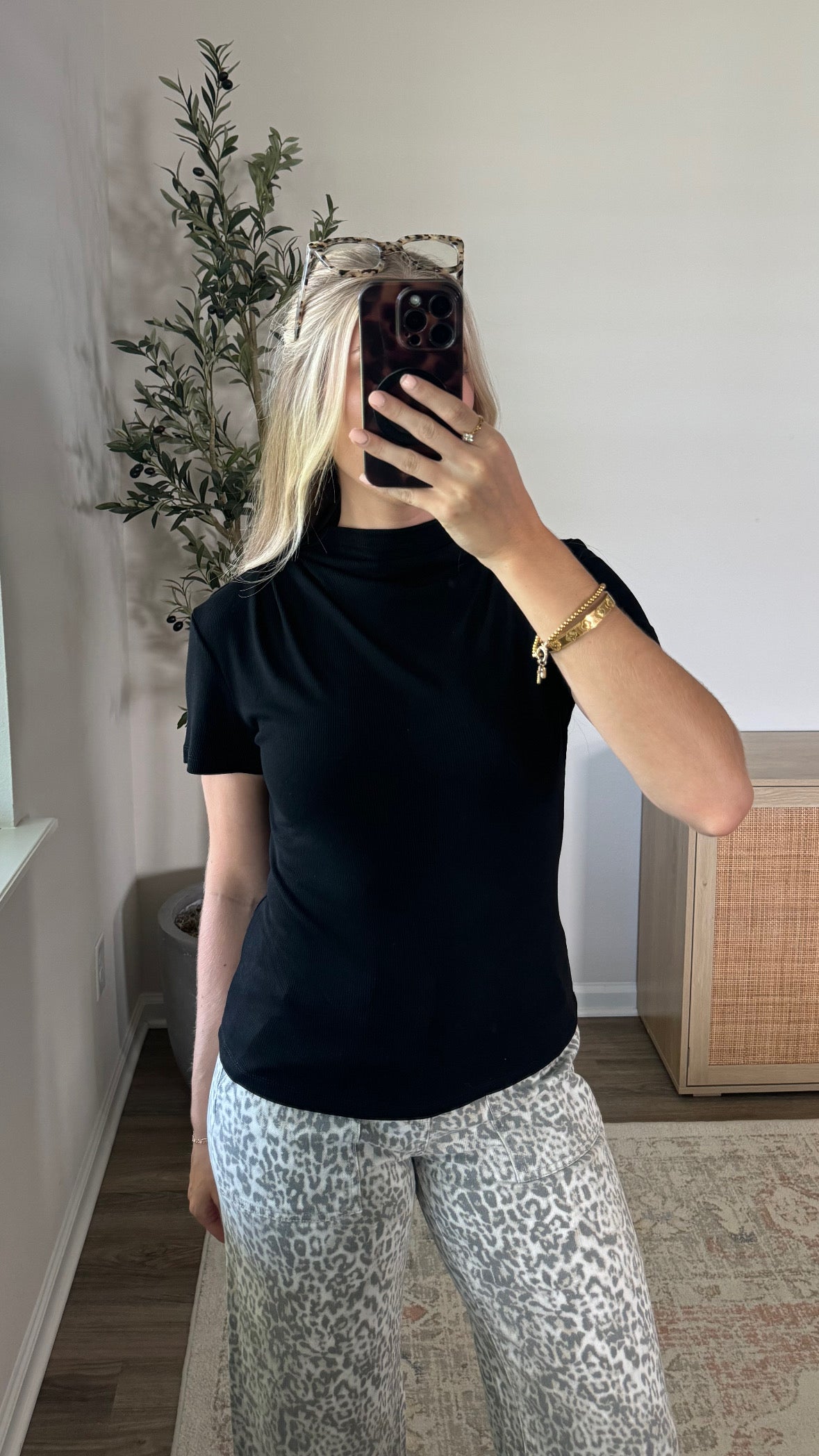 Olivia Mock Neck Top / Black