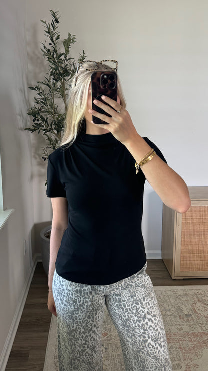 Olivia Mock Neck Top / Black