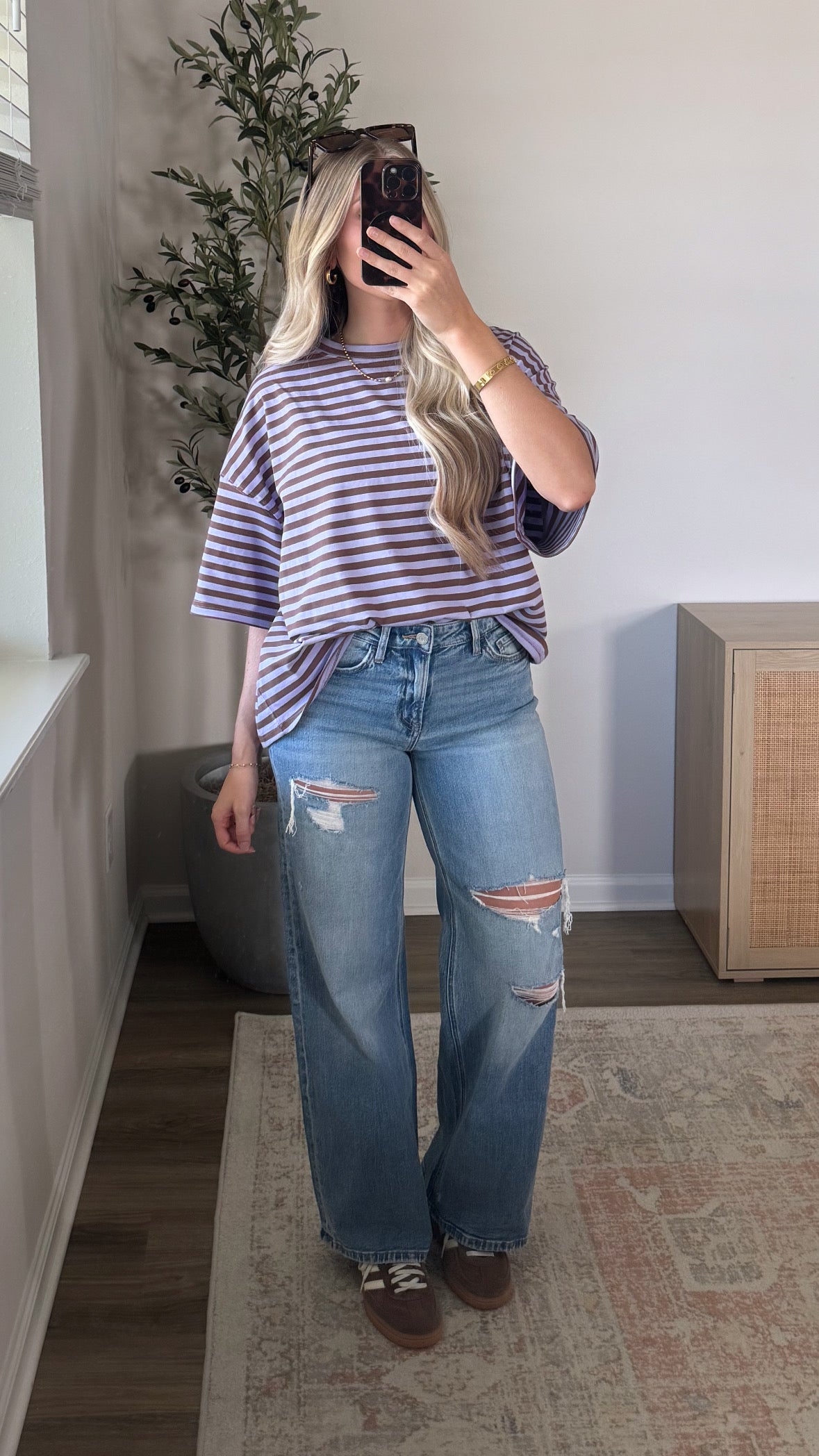 Sloane Distressed Jeans / Med Wash