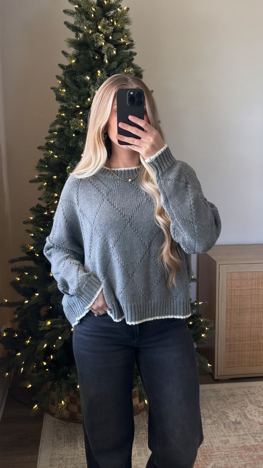 Diamond Knit Sweater / Grey