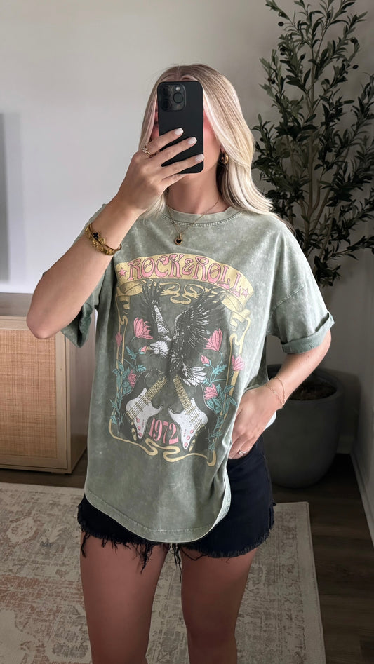 Cuffed Rock & Roll Graphic Tee / Green