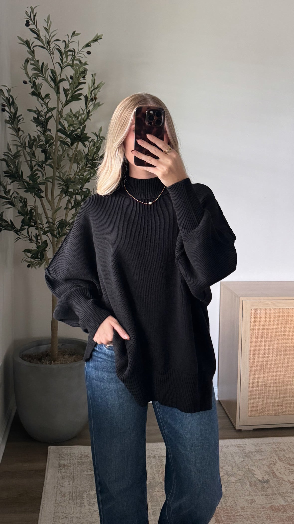 Oversized Essential Knit / Black