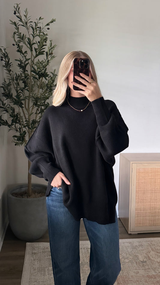 Oversized Essential Knit / Black