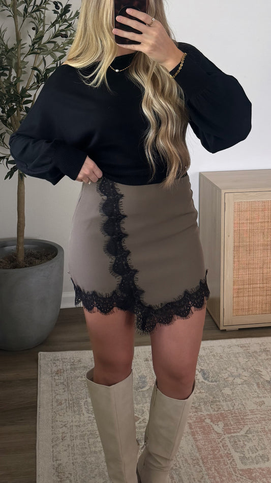 Lace Trim Skort / Mocha