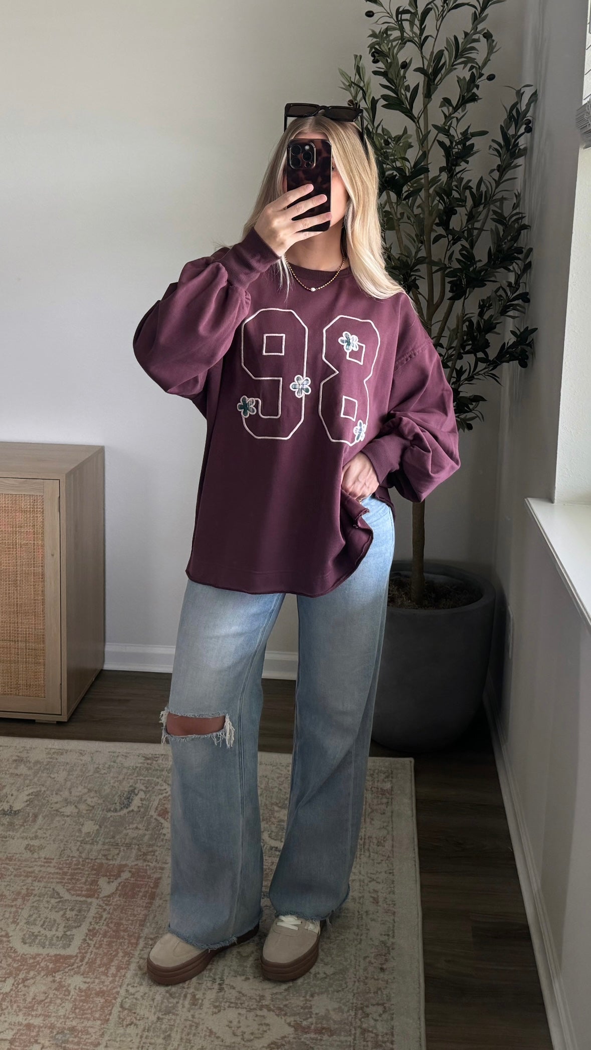 98 Embroidered Pullover / Plum