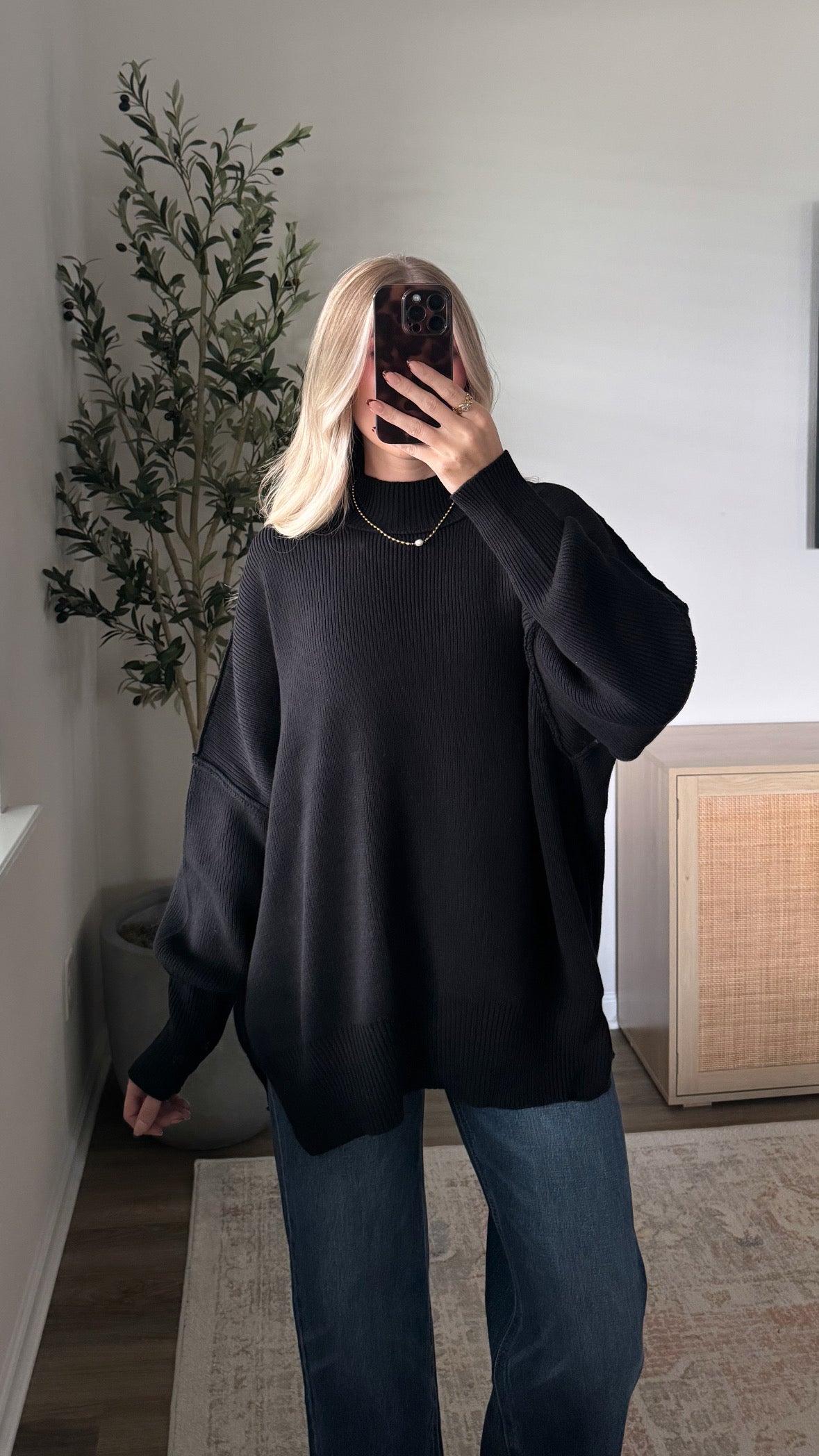 Oversized Essential Knit / Black