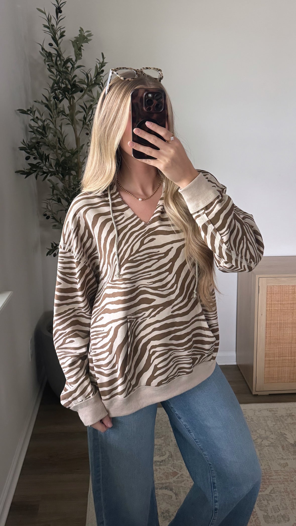 Zebra V-Neck Hoodie / Tan