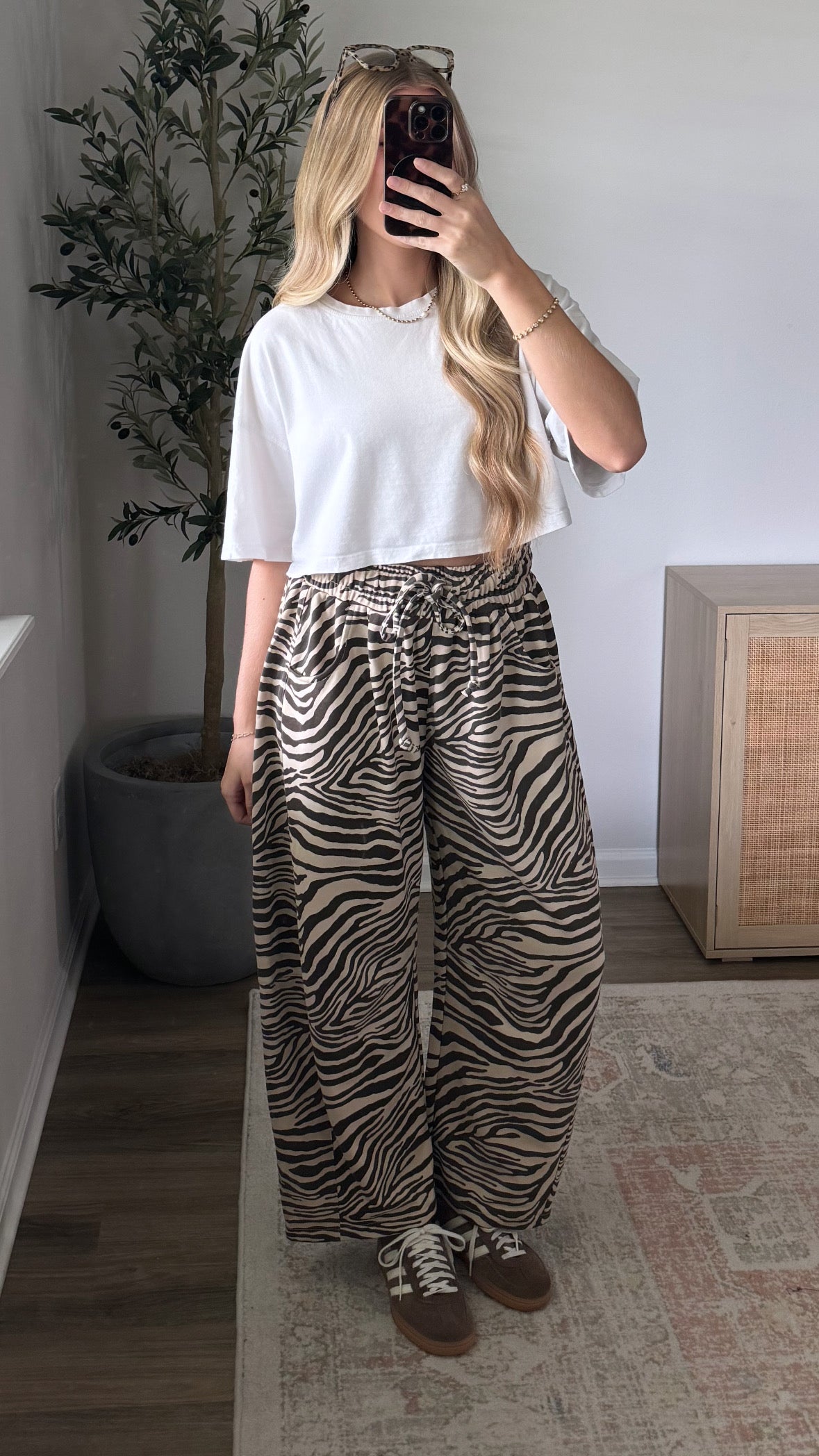 Oversized Barrel Sweats / Zebra