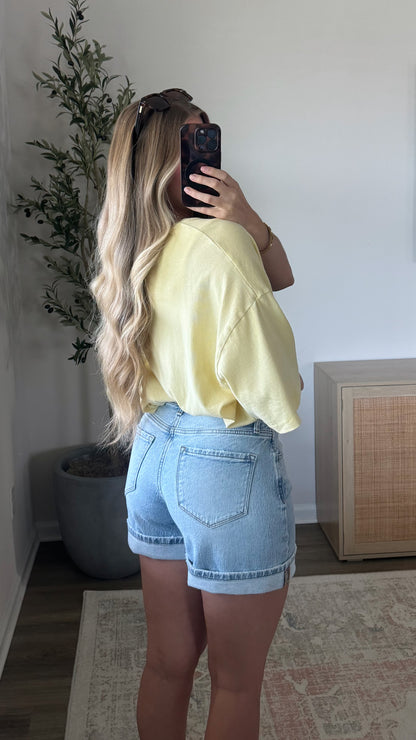 Casey Denim Shorts / Light Wash