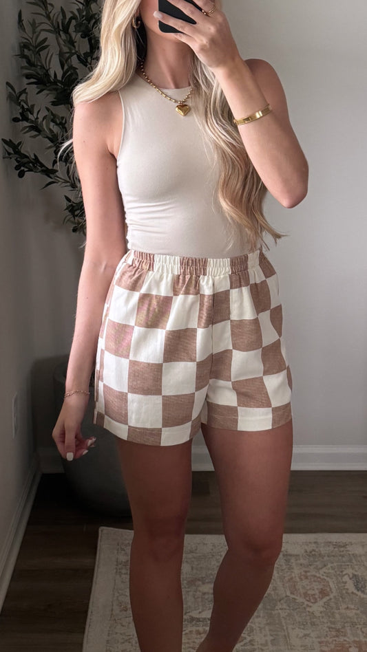 Checkered Shorts / Brown