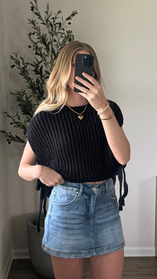 Ella Side Tie Sweater / Black