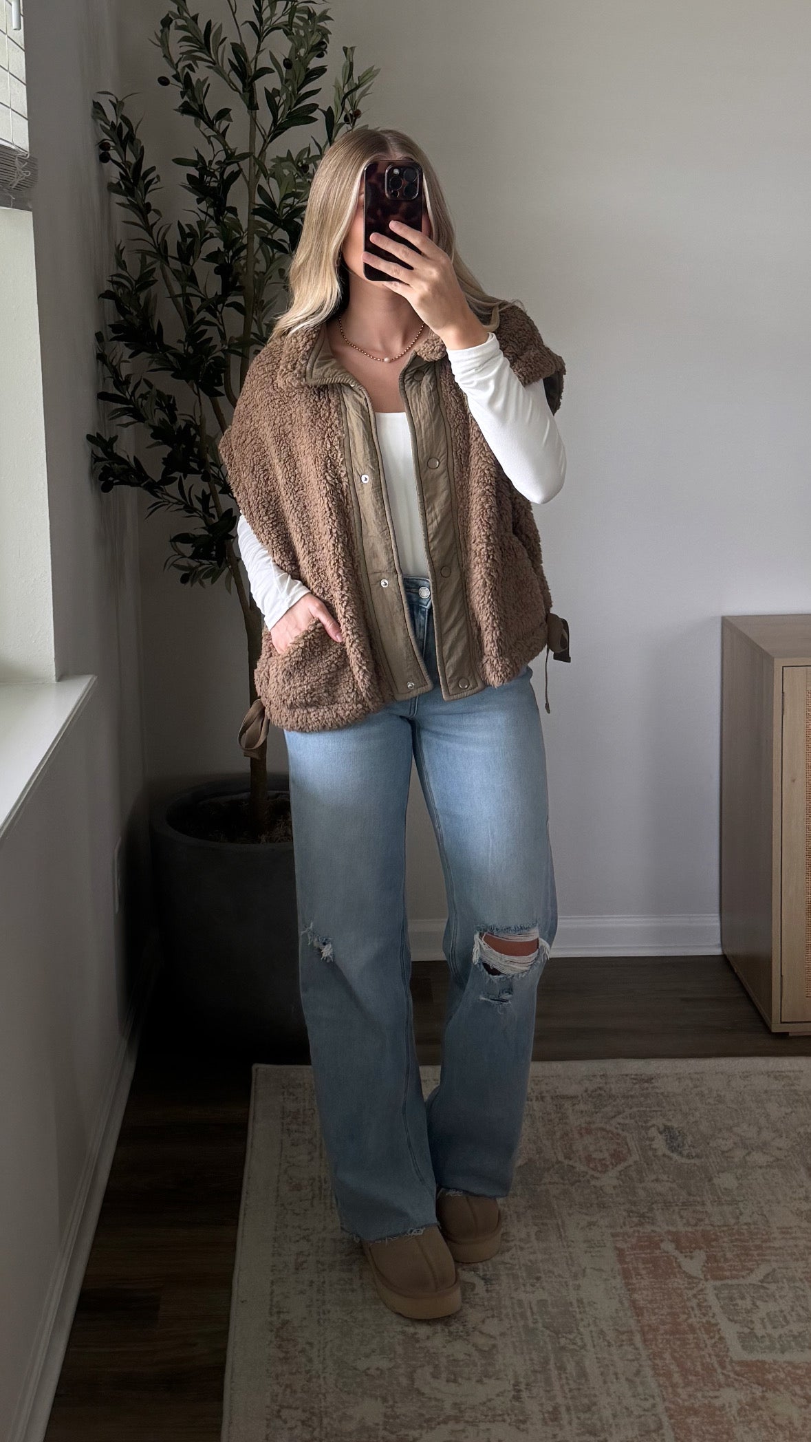 Side Tie Sherpa Vest /  Mocha