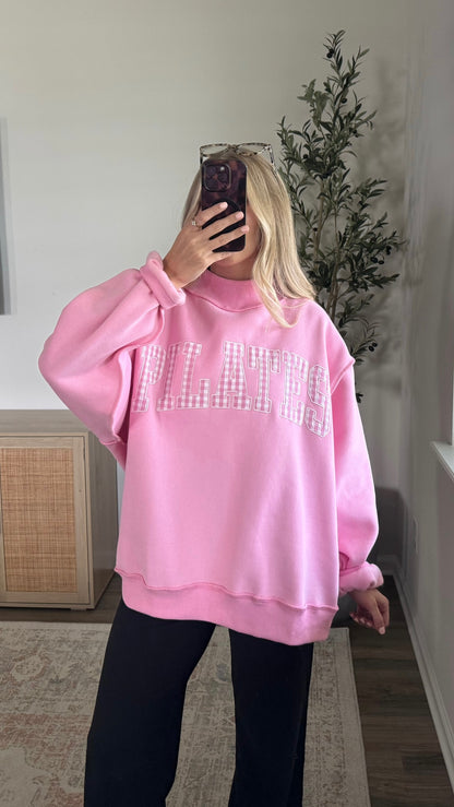 Pilates Embroidered Mock Neck Sweatshirt / Pink