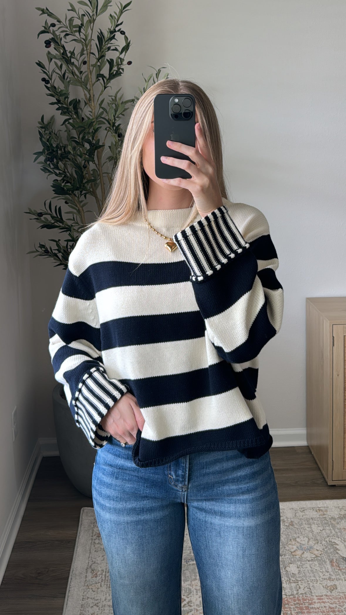 Classic Striped Sweater / Navy Black