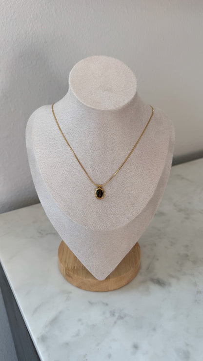 Dainty Stone Necklace / 18k Gold