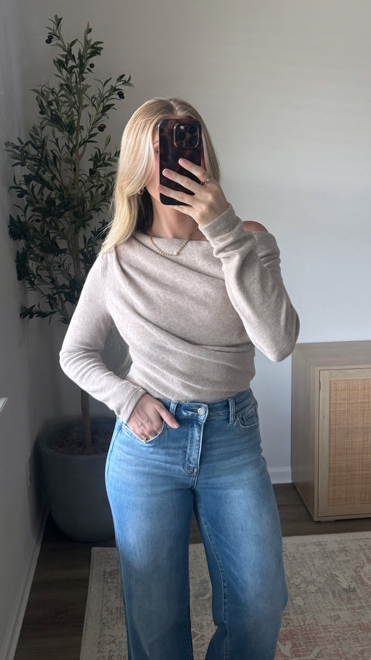 Off-Shoulder Knit Top / Taupe