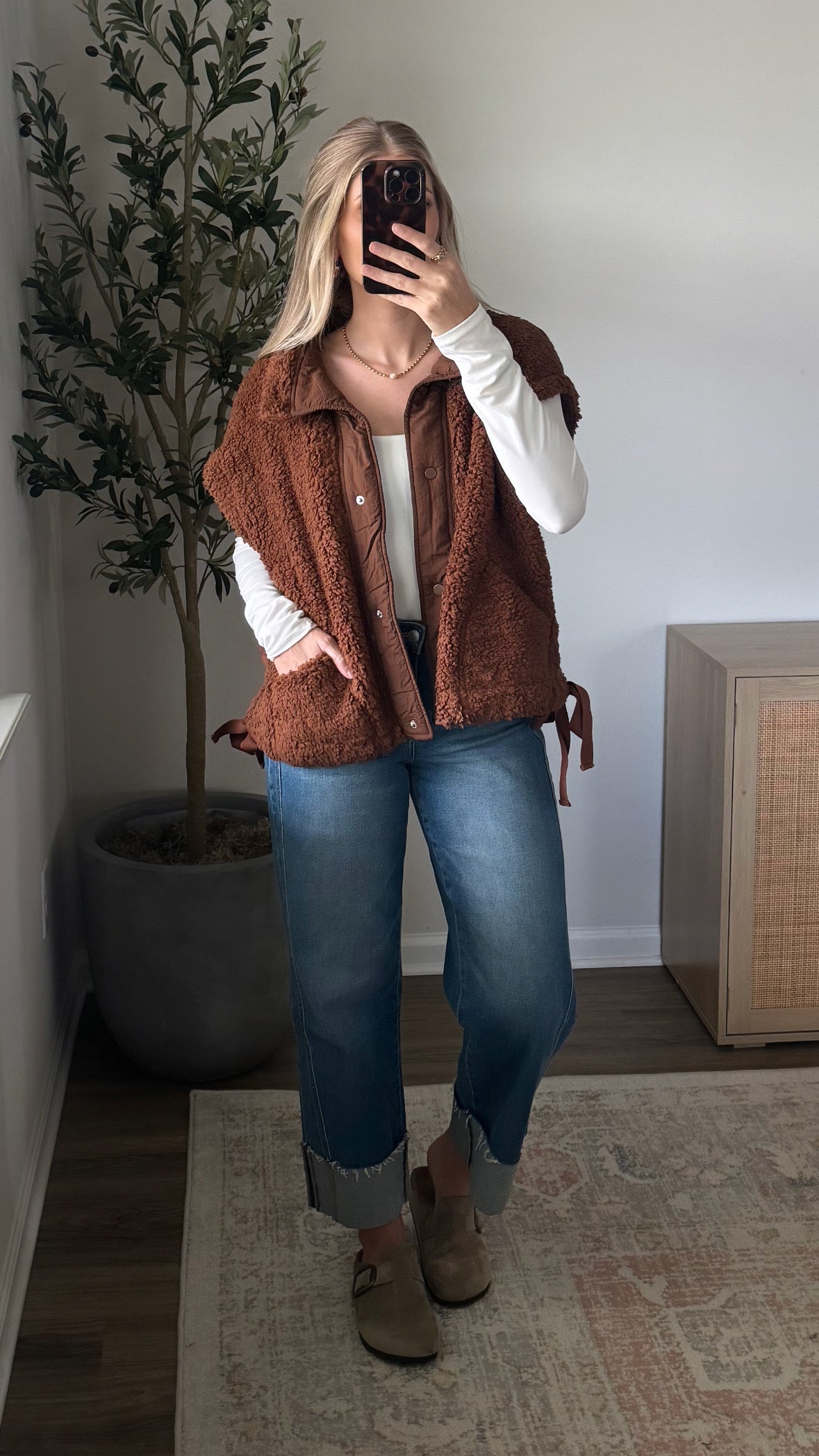 Side Tie Sherpa Vest /  Chestnut