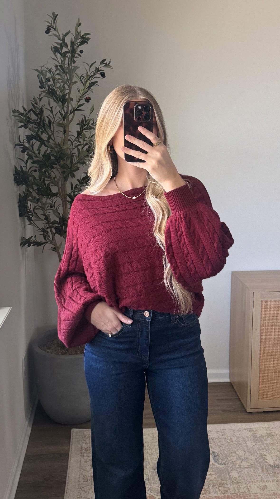 Mistletoe Cable Knit / Burgundy