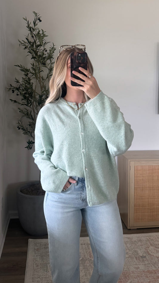 Button Down Cardigan / Mint