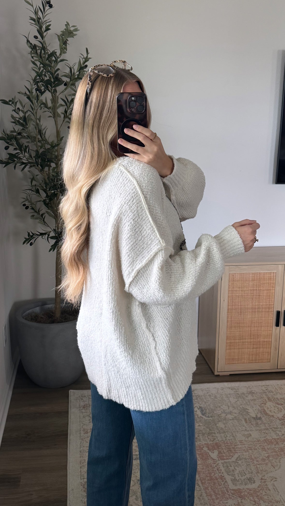 Oversized Ghost Sweater / Ivory