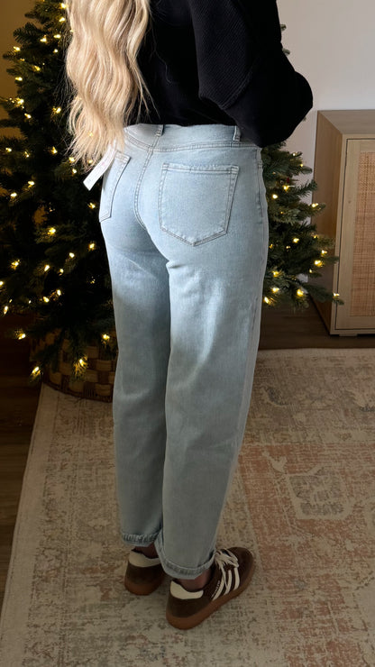 Amanda Barrel Denim / Light Wash