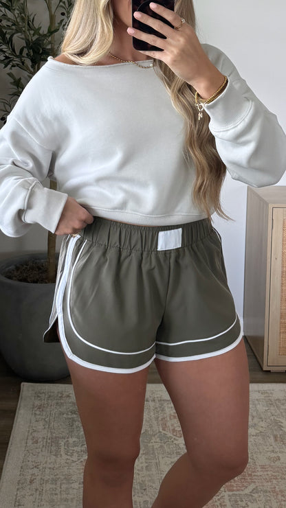 Contrast Active Short / Olive Green