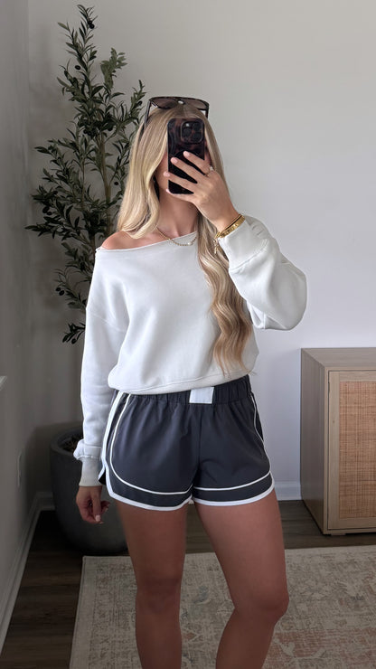 Contrast Active Short / Grey