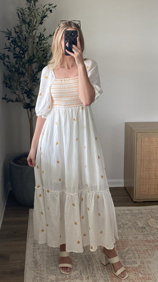 Floral Embroidered Midi Dress / White