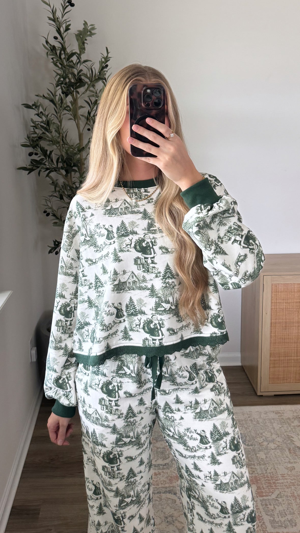 Christmas Village Pants Set / Green
