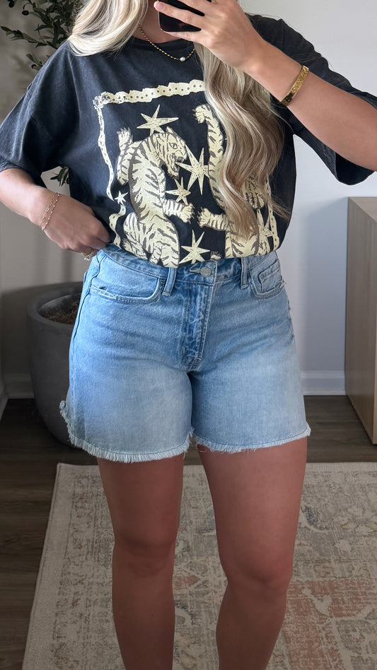 Melina Denim Shorts / Light Wash