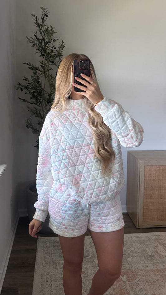 Quilted Floral Mock Neck / Pink