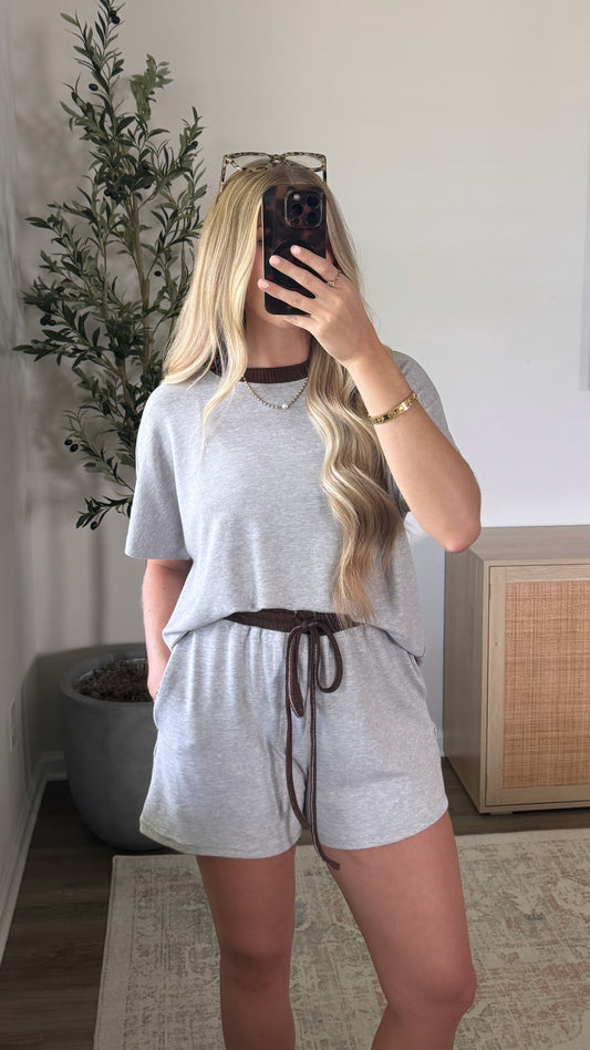 Carly Contrast Shorts Set / Light Grey + Brown