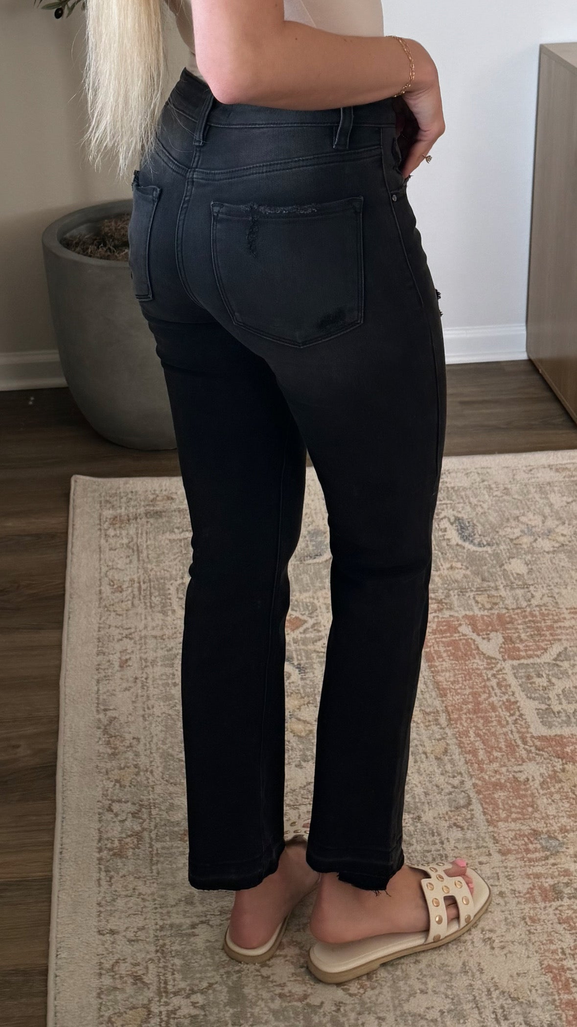 Mid Rise Denim / Washed Black