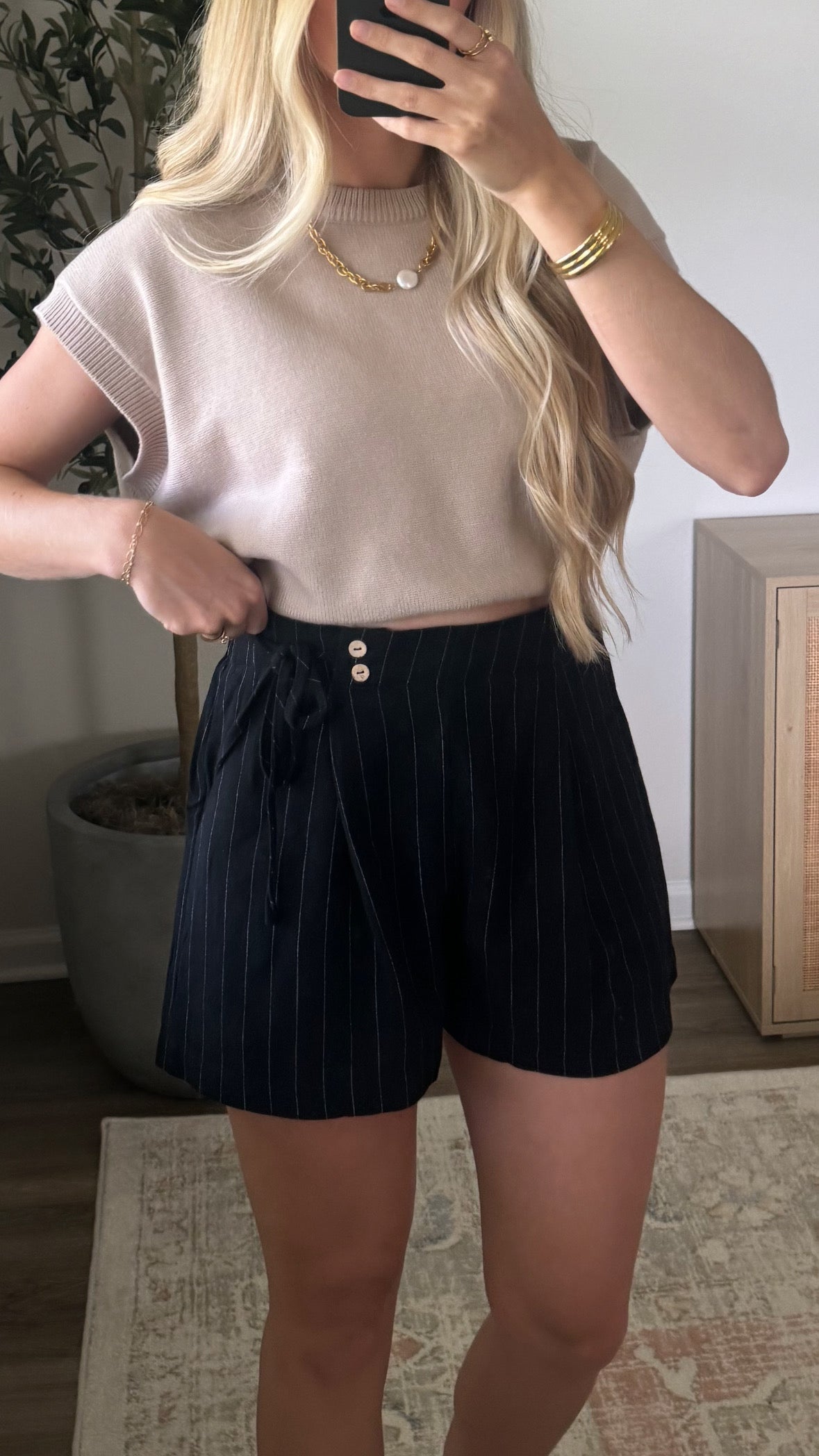 Pinstripe Side Tie Shorts / Black