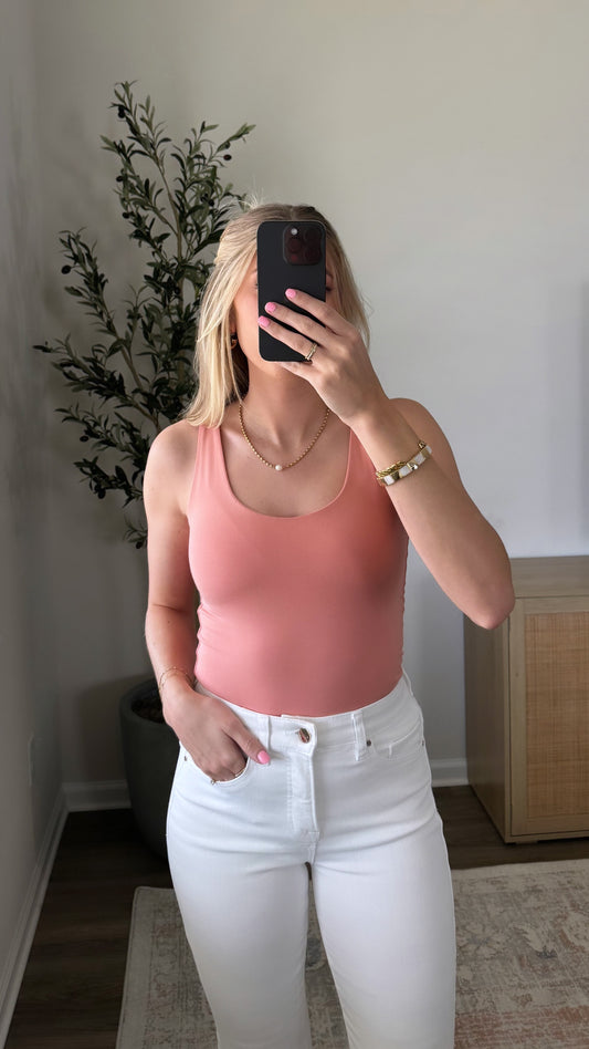 Low Scoop Neck Basic / Coral
