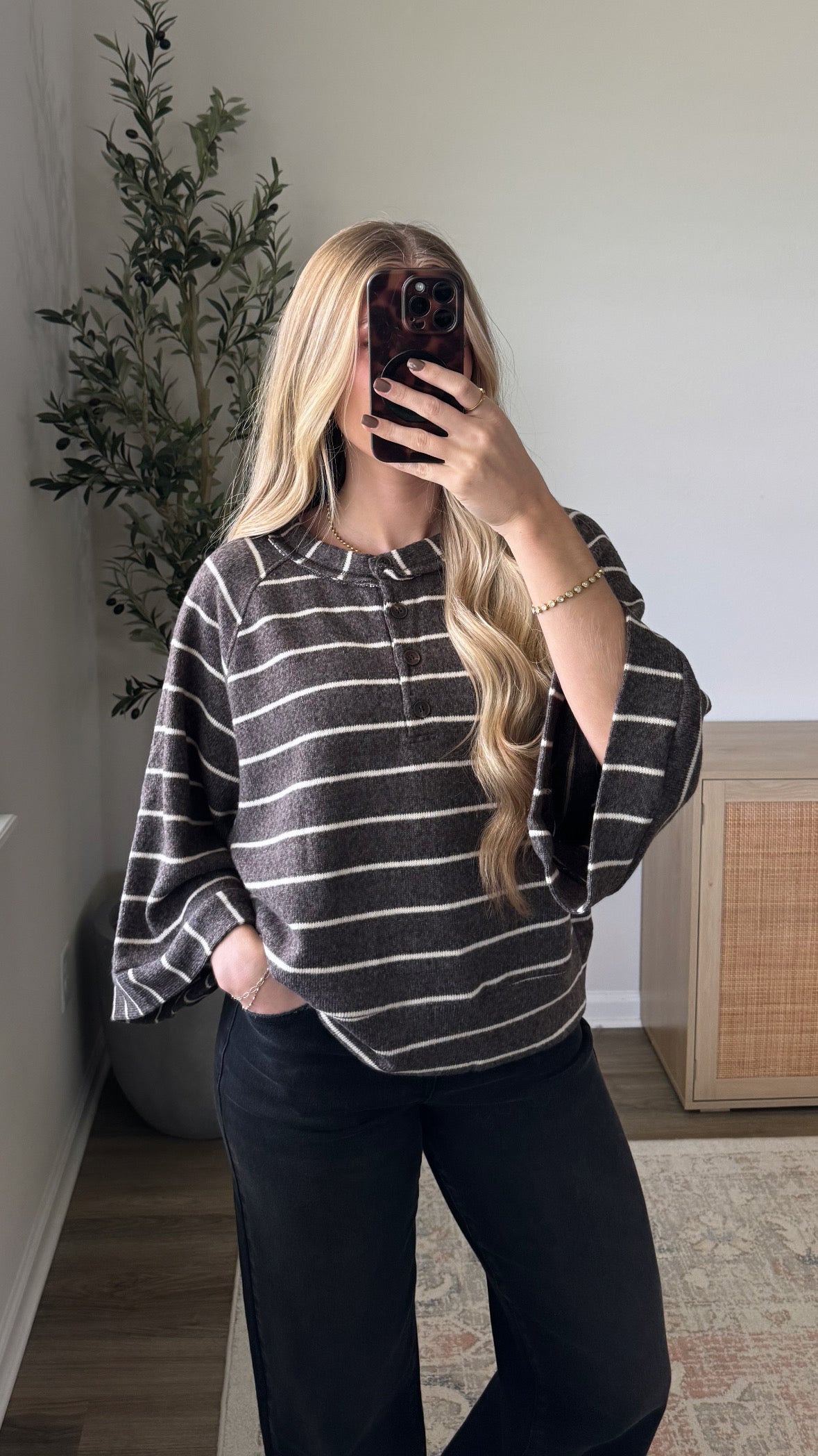 Wide Sleeve Henley / Greyish Brown