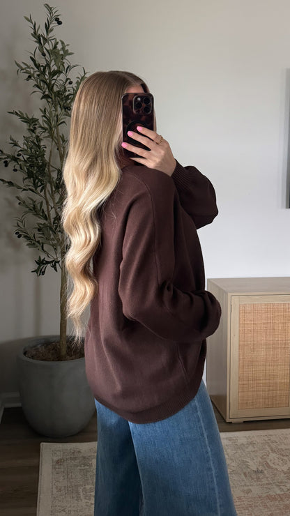 Barely There Lightweight Sweater / Brown