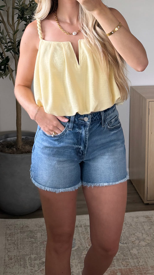 Remi Denim Shorts / Medium Wash