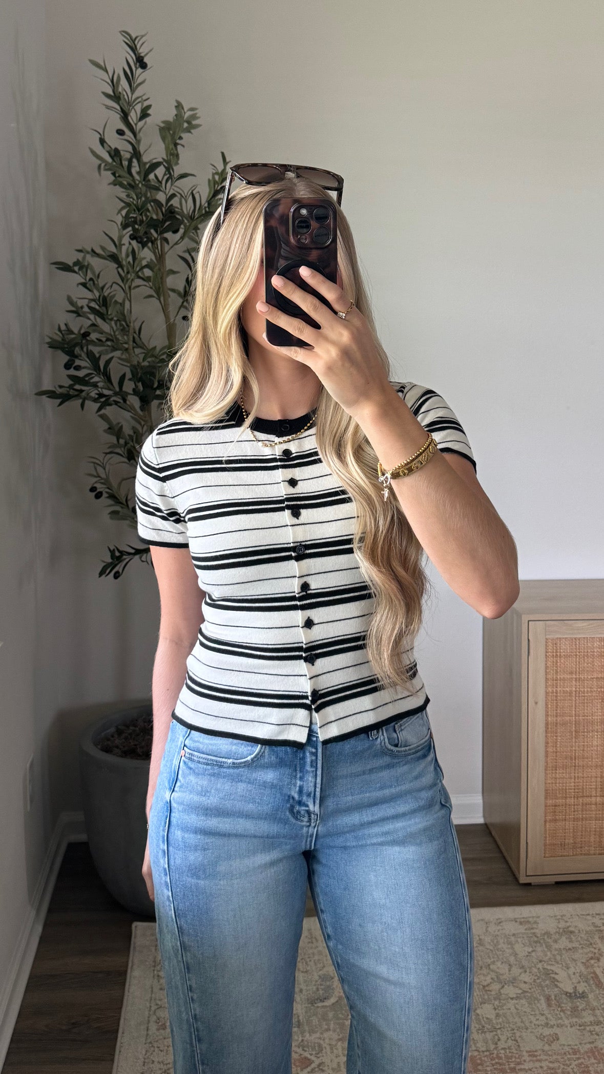 Short Sleeve Button Down Top / Black + White