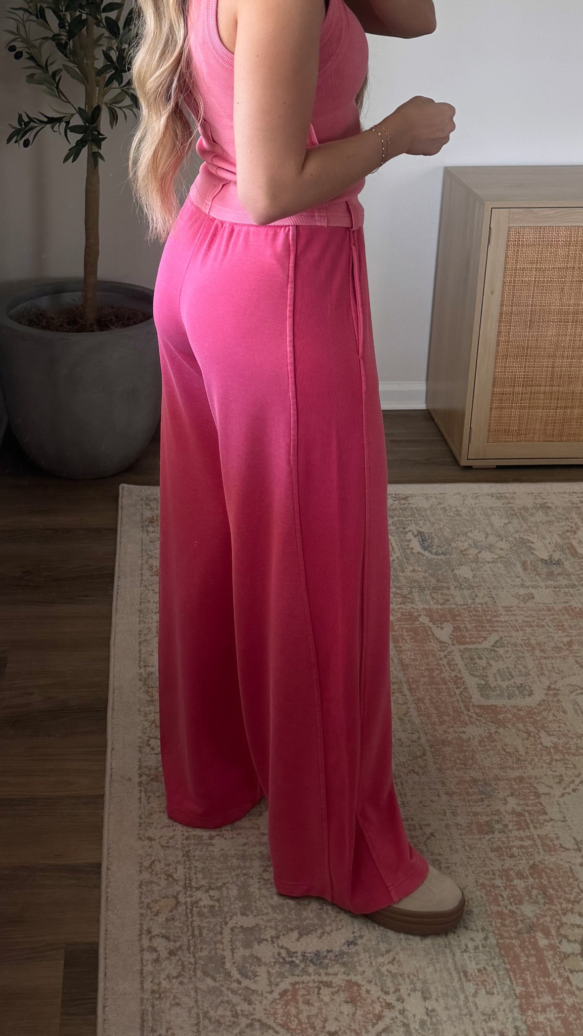 Wide Leg Sweatpants / Dark Pink