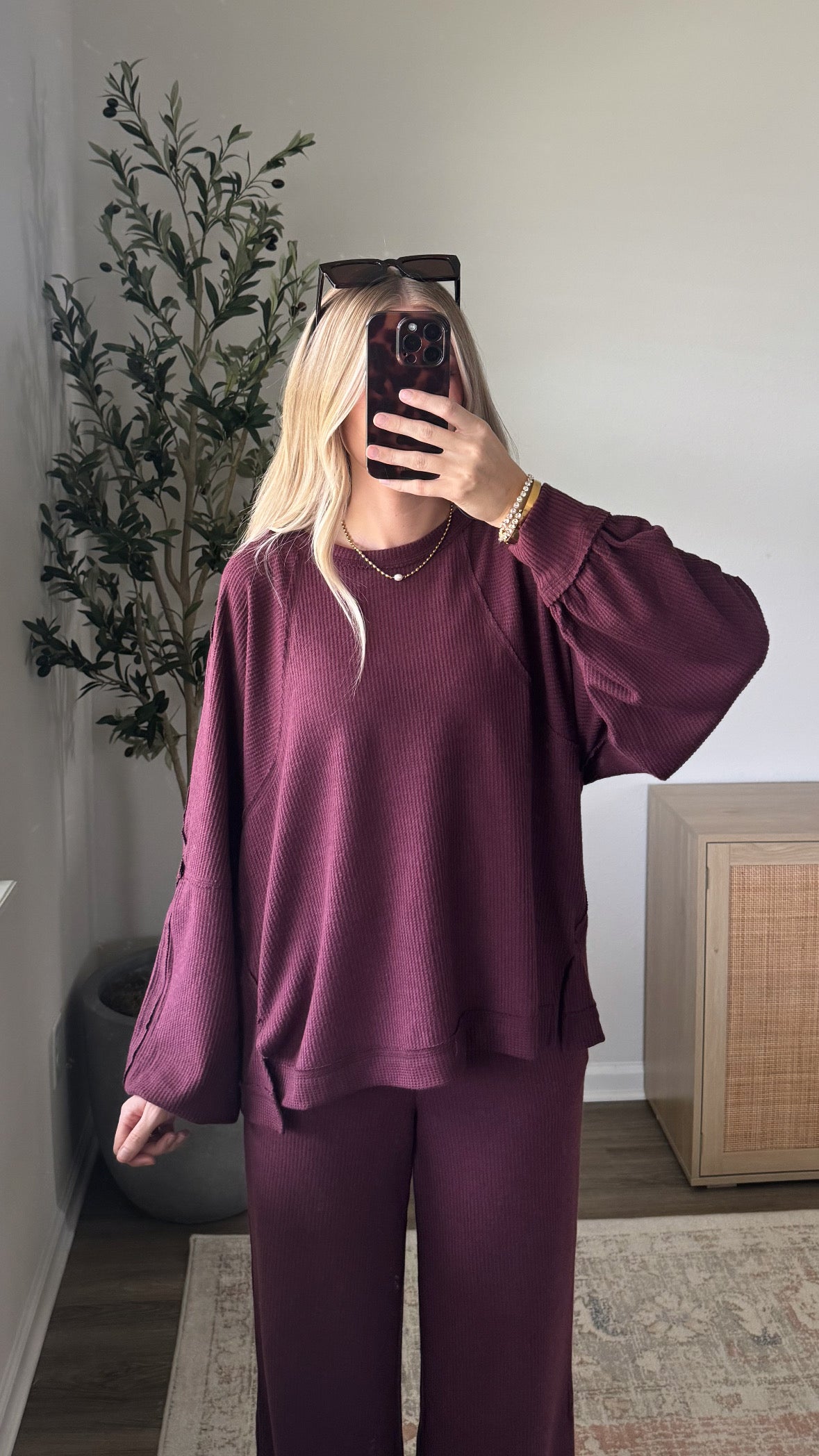 Cove Waffle Set / Dark Cherry