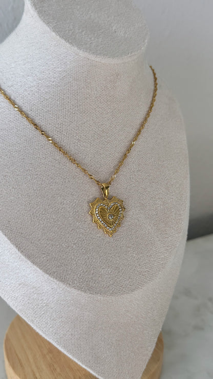 Amour Heart Necklace / Gold