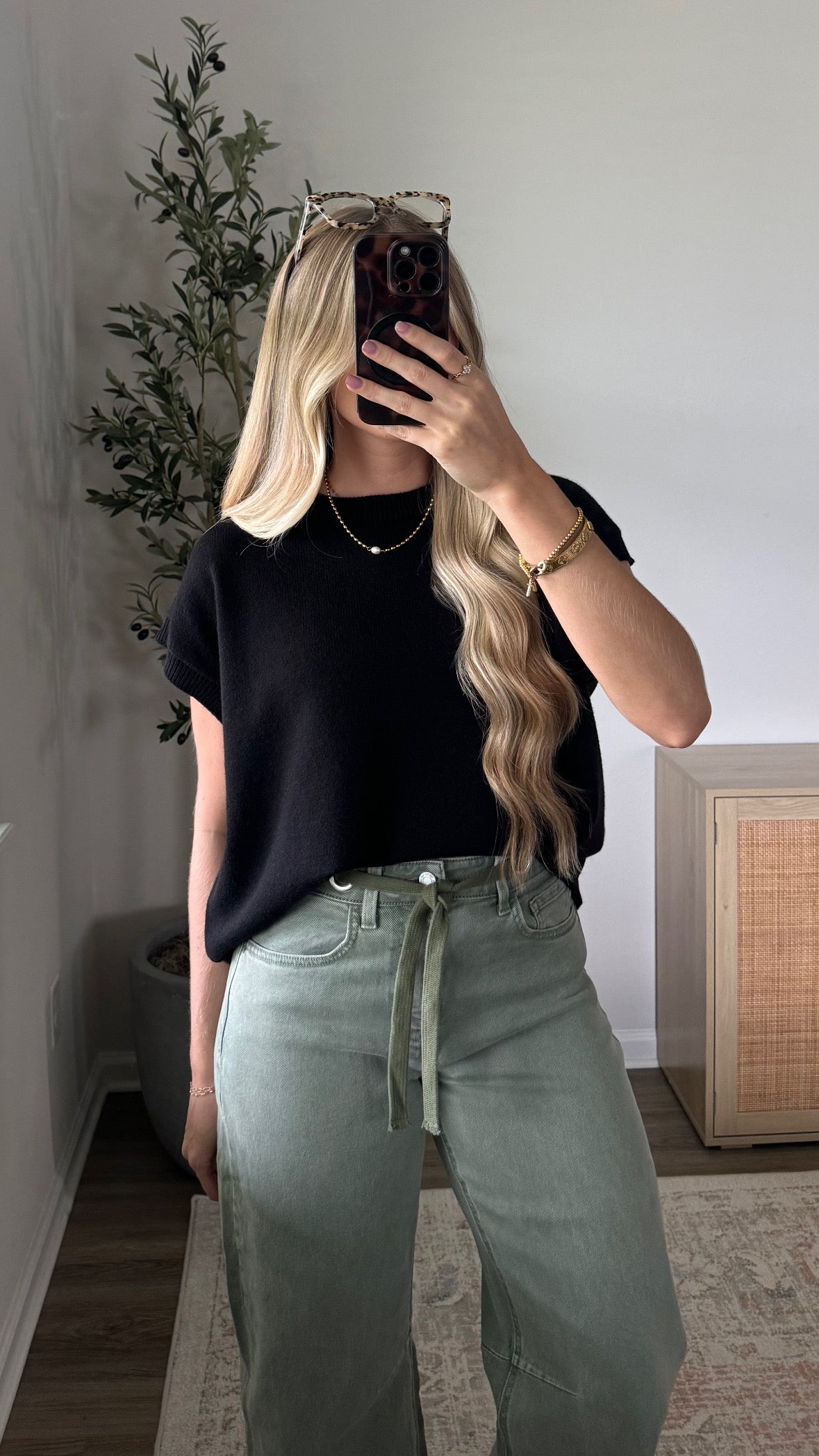 Classic Sweater Vest / Black