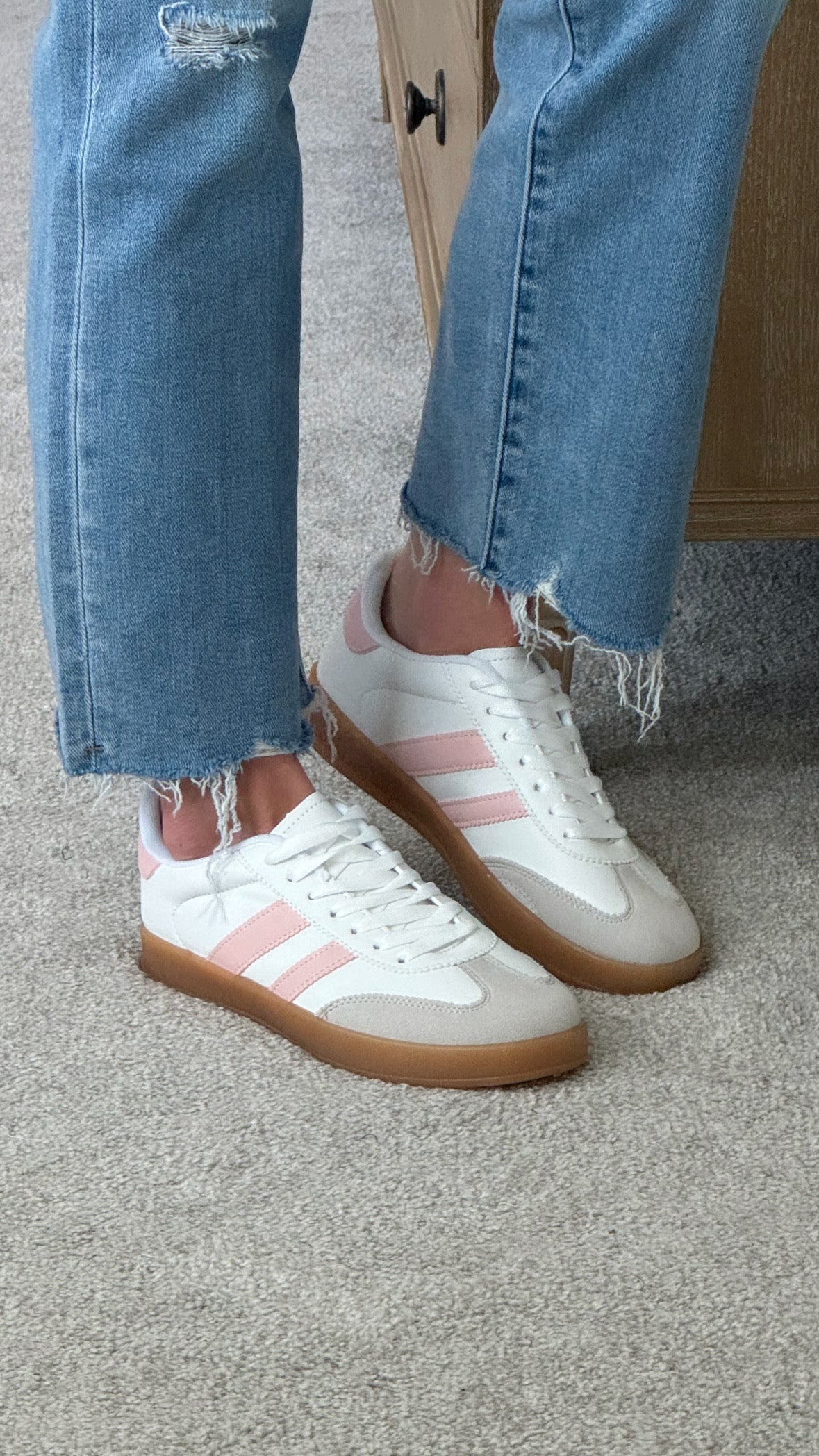 DOORBUSTER! Mia Sneakers / White + Pink