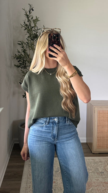 Classic Sweater Vest / Dark Green
