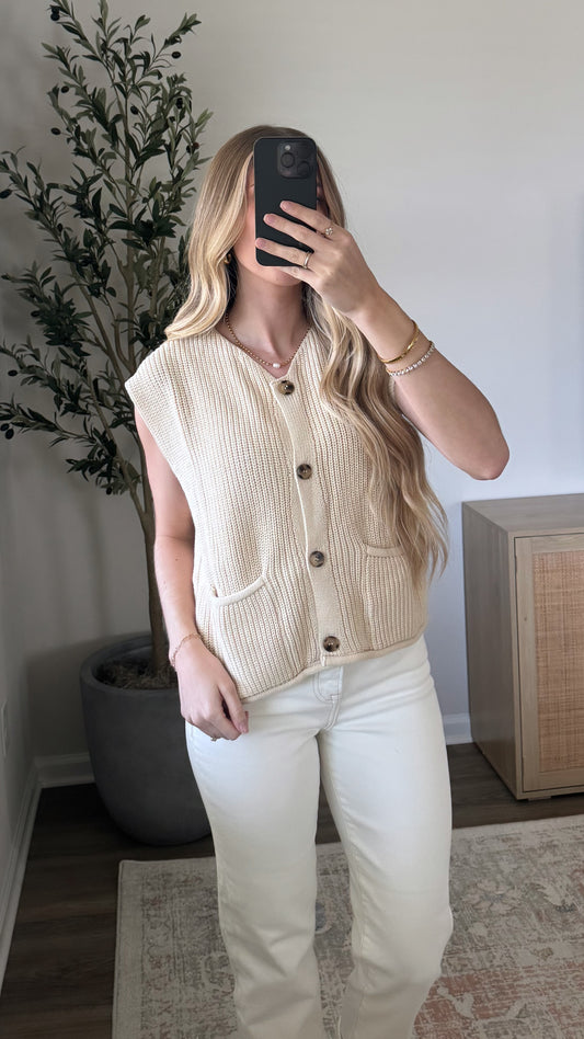 Pastel Sweater Vest / Cream