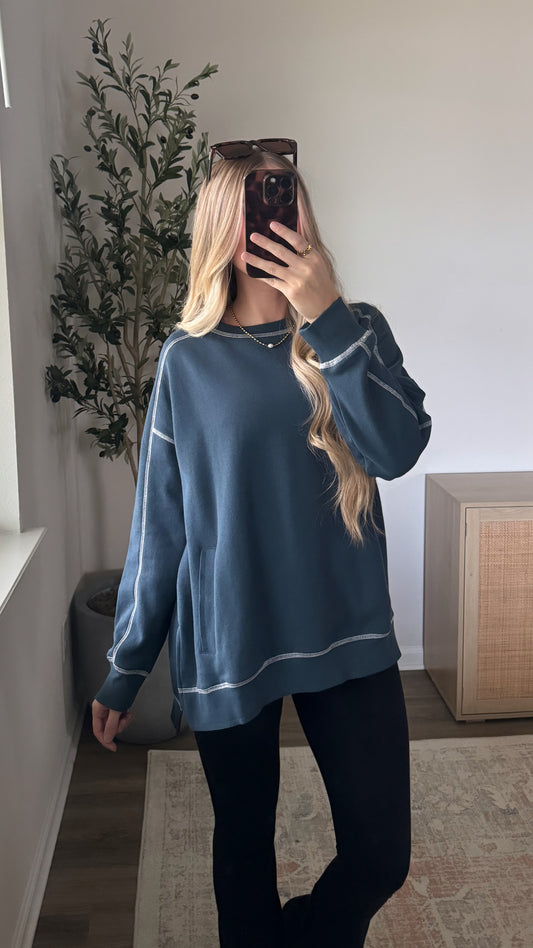 Contrast Stitched Pullover / Midnight Blue